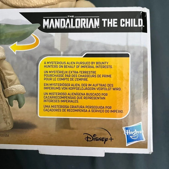 BNWT The Mandalorian The Child Figurine - Picture 2 of 3